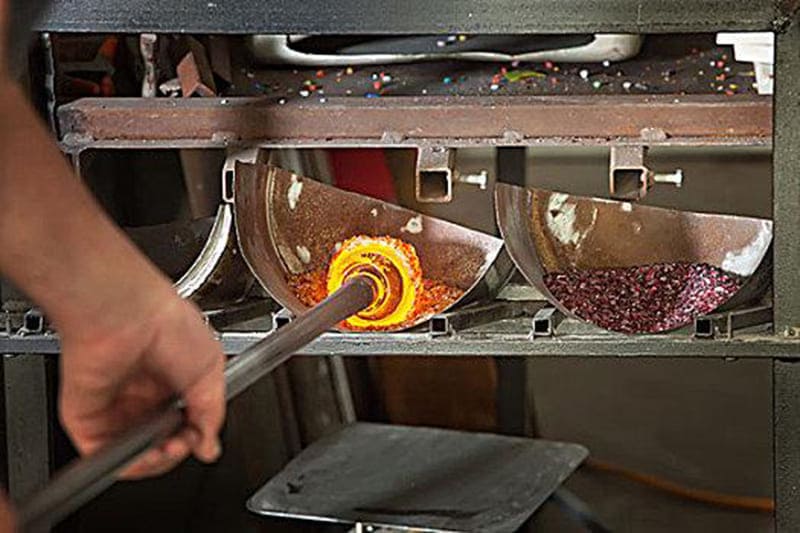 Coloring-Molten-Glass